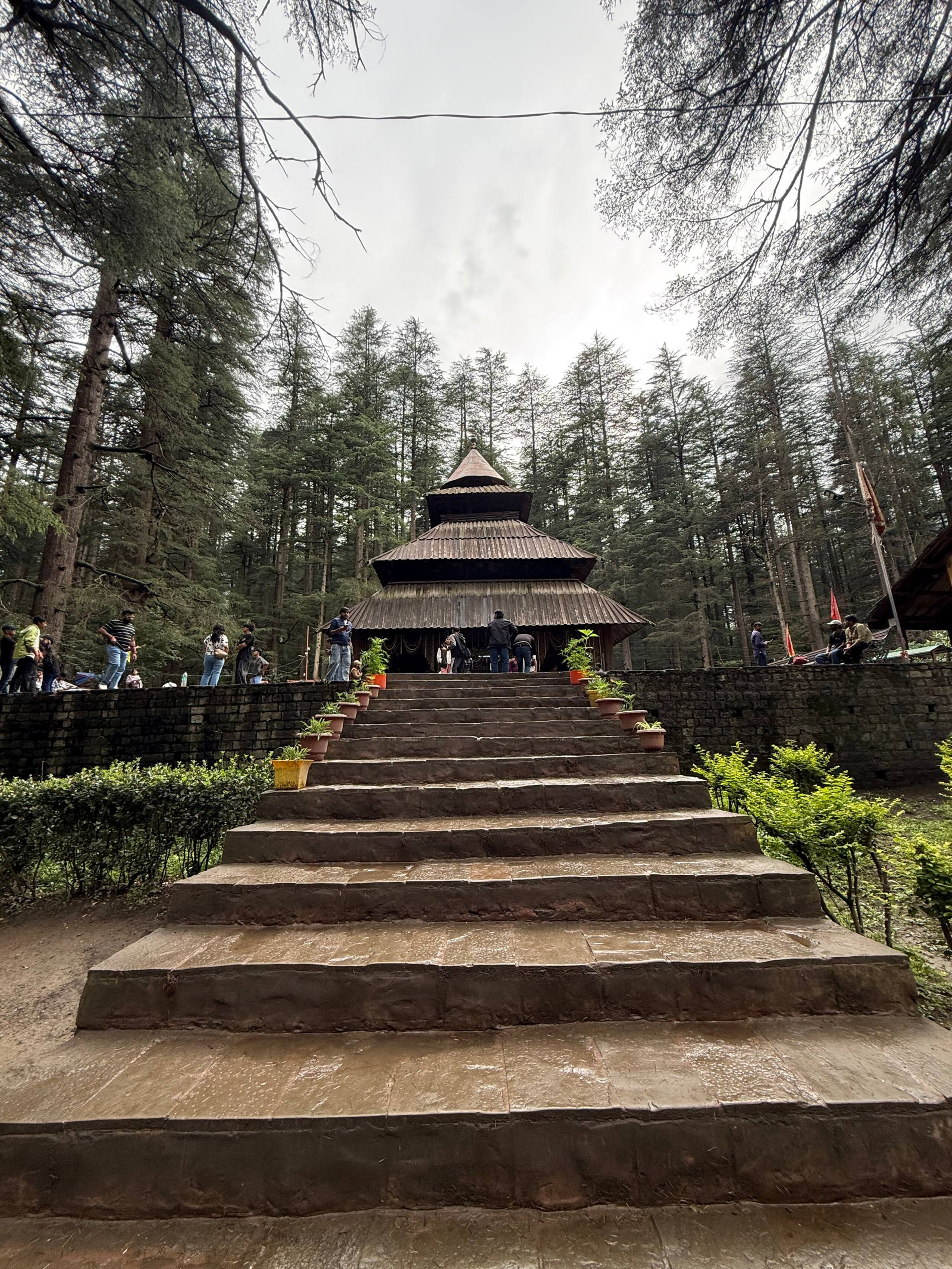 Tarang stays | a premium 4 room set in old Manali 4