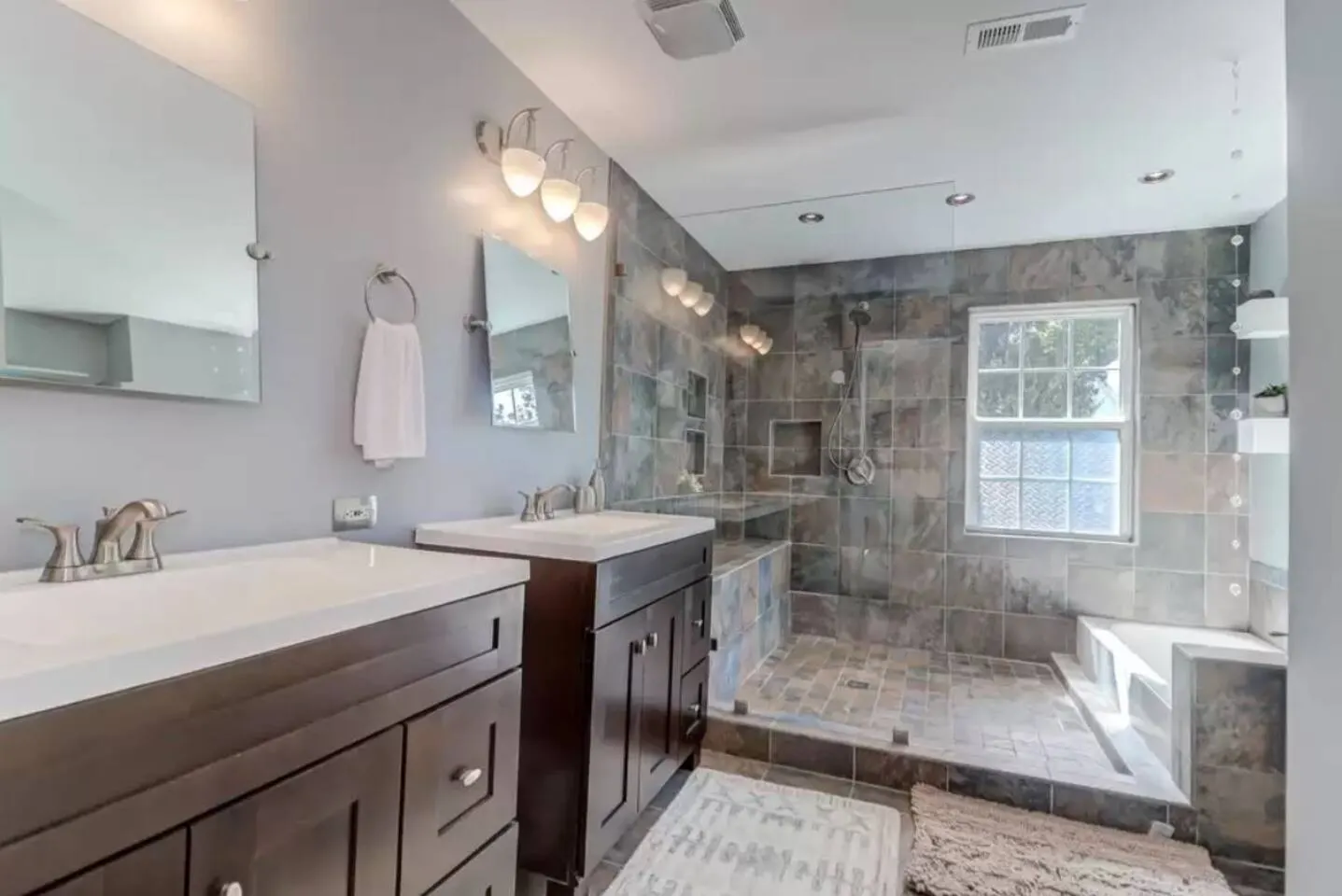 Folly Beach Home: Walk Everywhere - Happy Ours 10