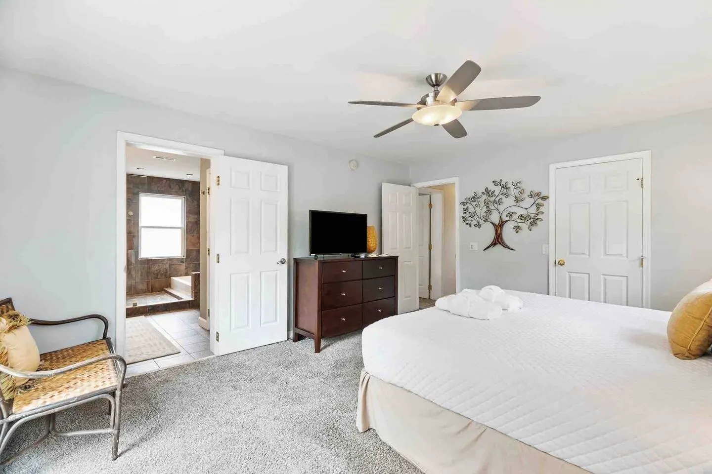 Folly Beach Home: Walk Everywhere - Happy Ours 18