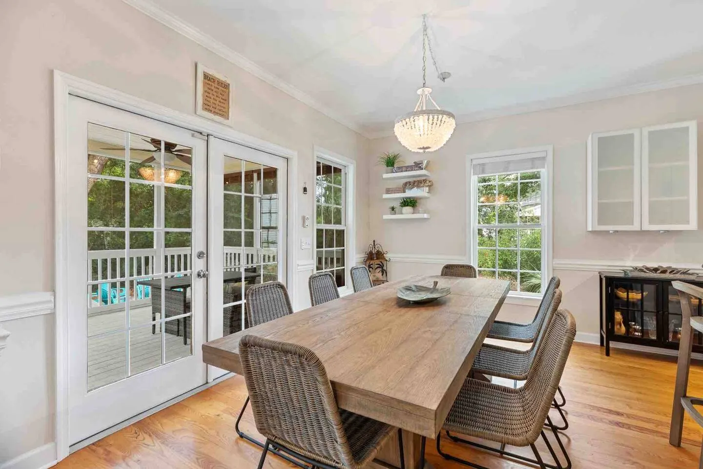 Folly Beach Home: Walk Everywhere - Happy Ours — photo 4