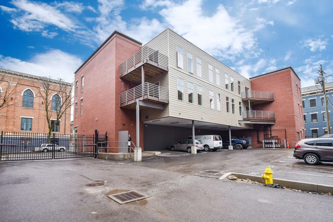 Best-of-the-Best in OTR, FREE Parking! 16