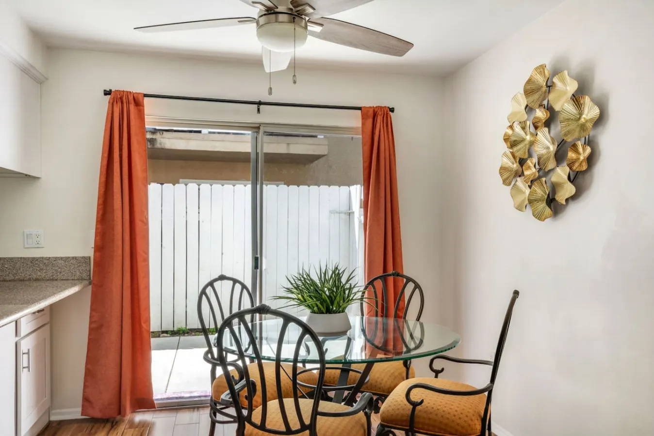 2bd/2bth Nobel Delight, Close To South Coast Plaza 10