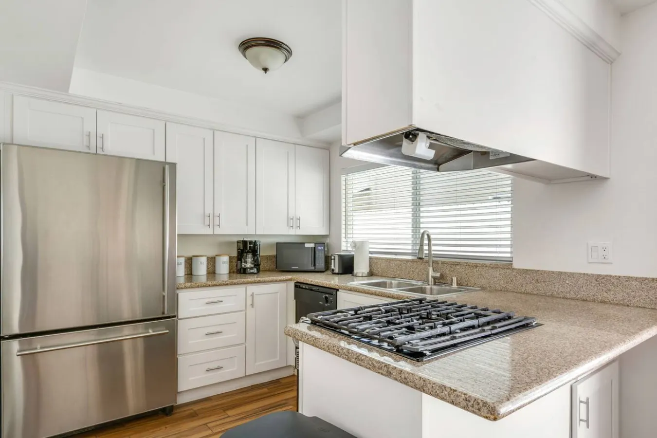 2bd/2bth Nobel Delight, Close To South Coast Plaza 11
