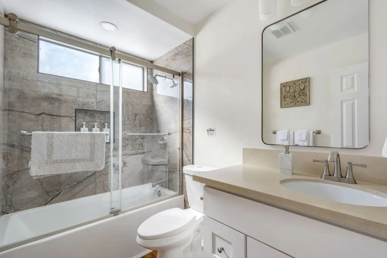 2bd/2bth Nobel Delight, Close To South Coast Plaza 14