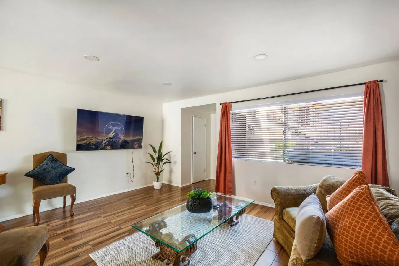 2bd/2bth Nobel Delight, Close To South Coast Plaza 7