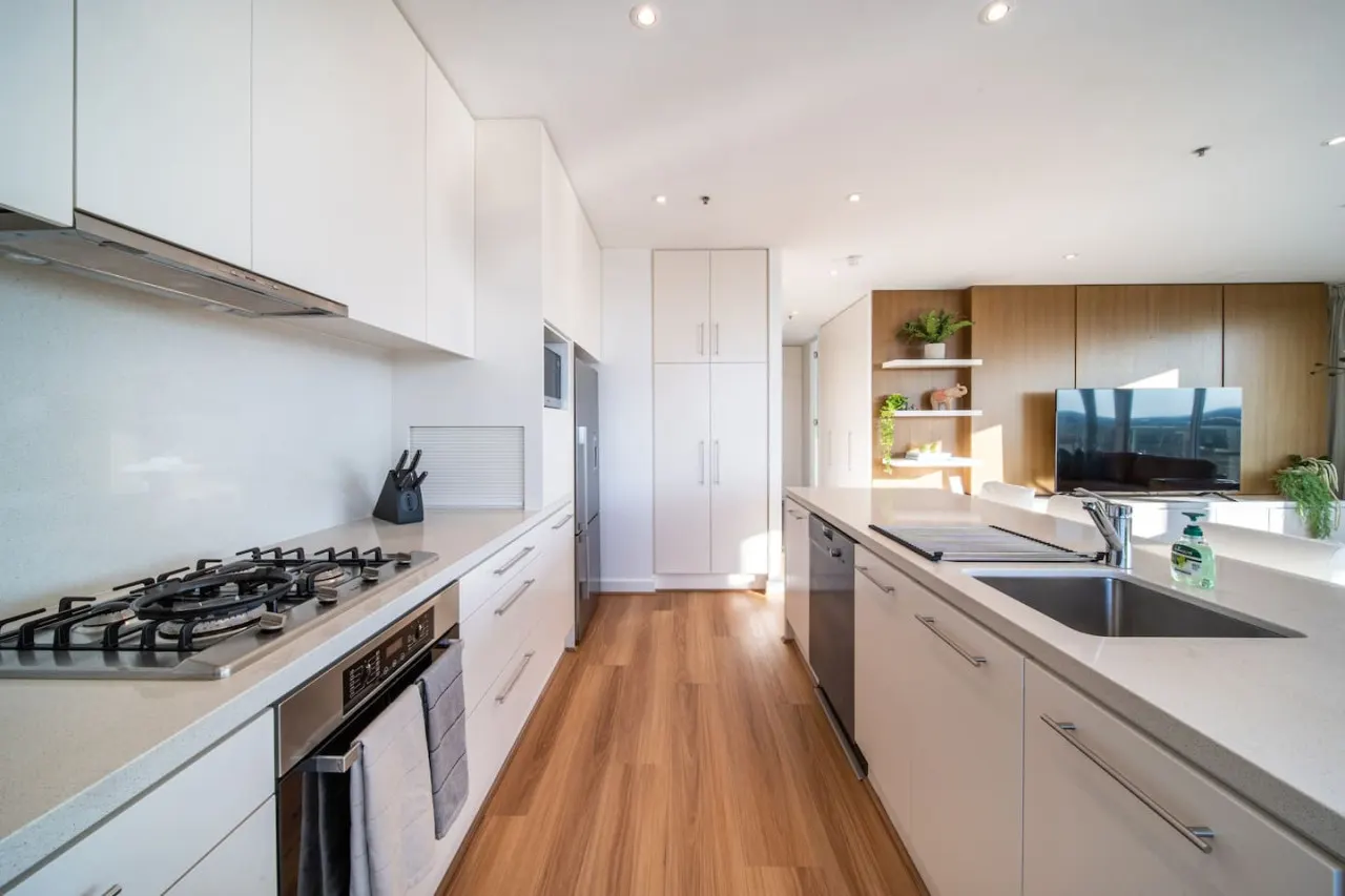 The Views Penthouse—Cityscape & Parkland Scenery 14