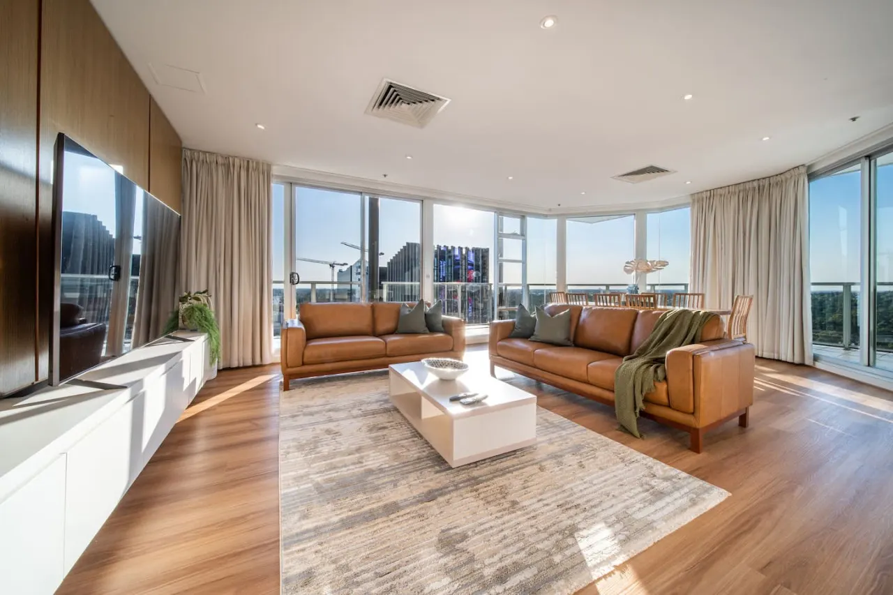 The Views Penthouse—Cityscape & Parkland Scenery 6
