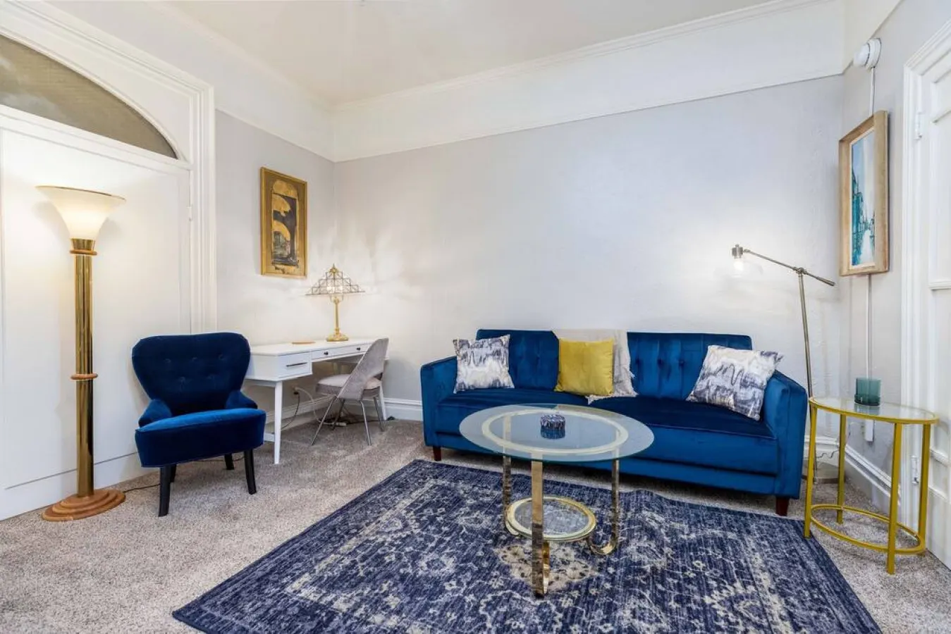 New! - Downtown Private Historic Avenues Apartment