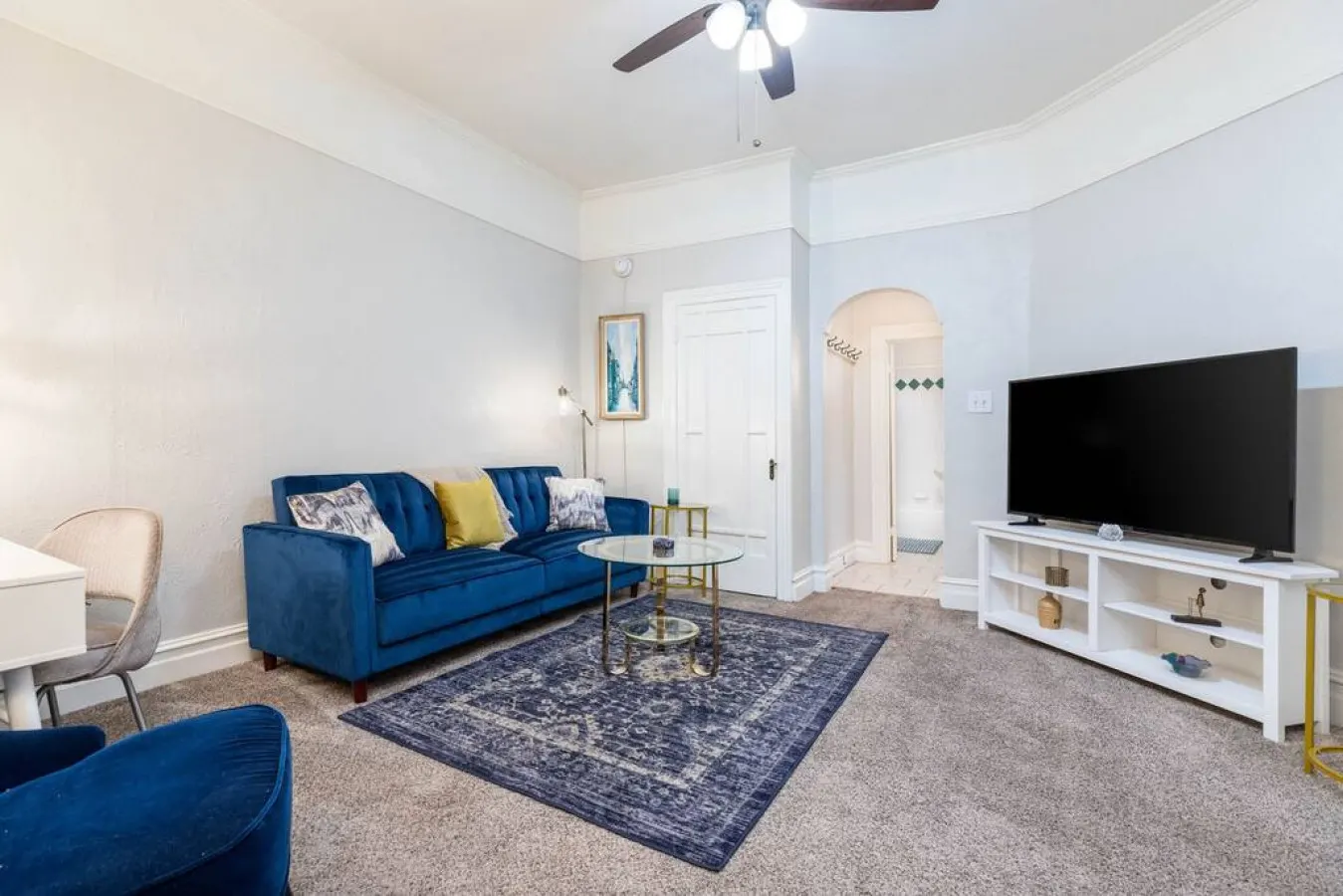 New! - Downtown Private Historic Avenues Apartment — photo 3