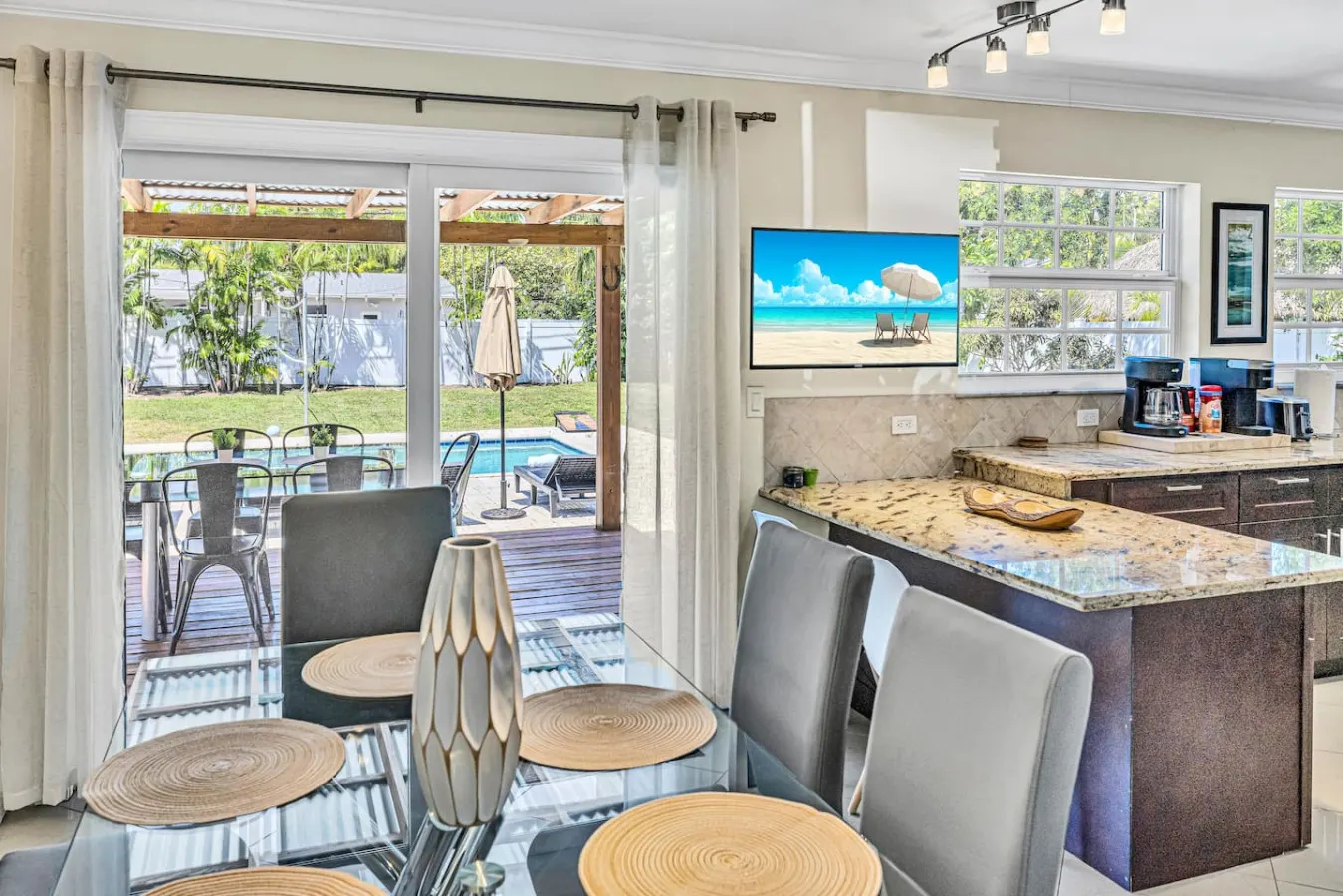 Stunning Tropical Pool House Delray Near The Beach 10