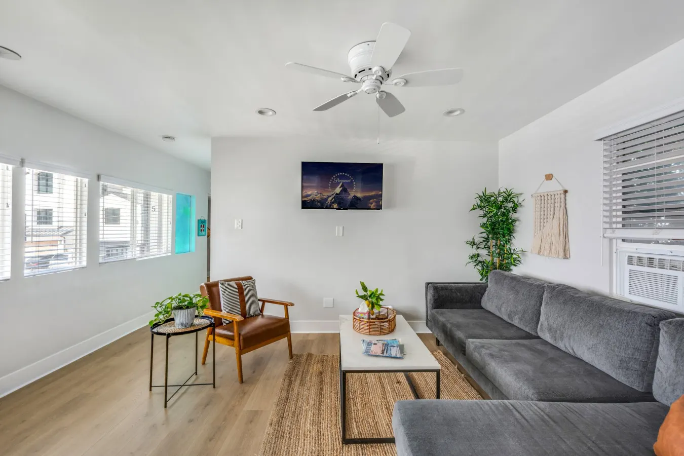 Steps to the Beach, Main St. & Pacific City - 1BR — photo 4