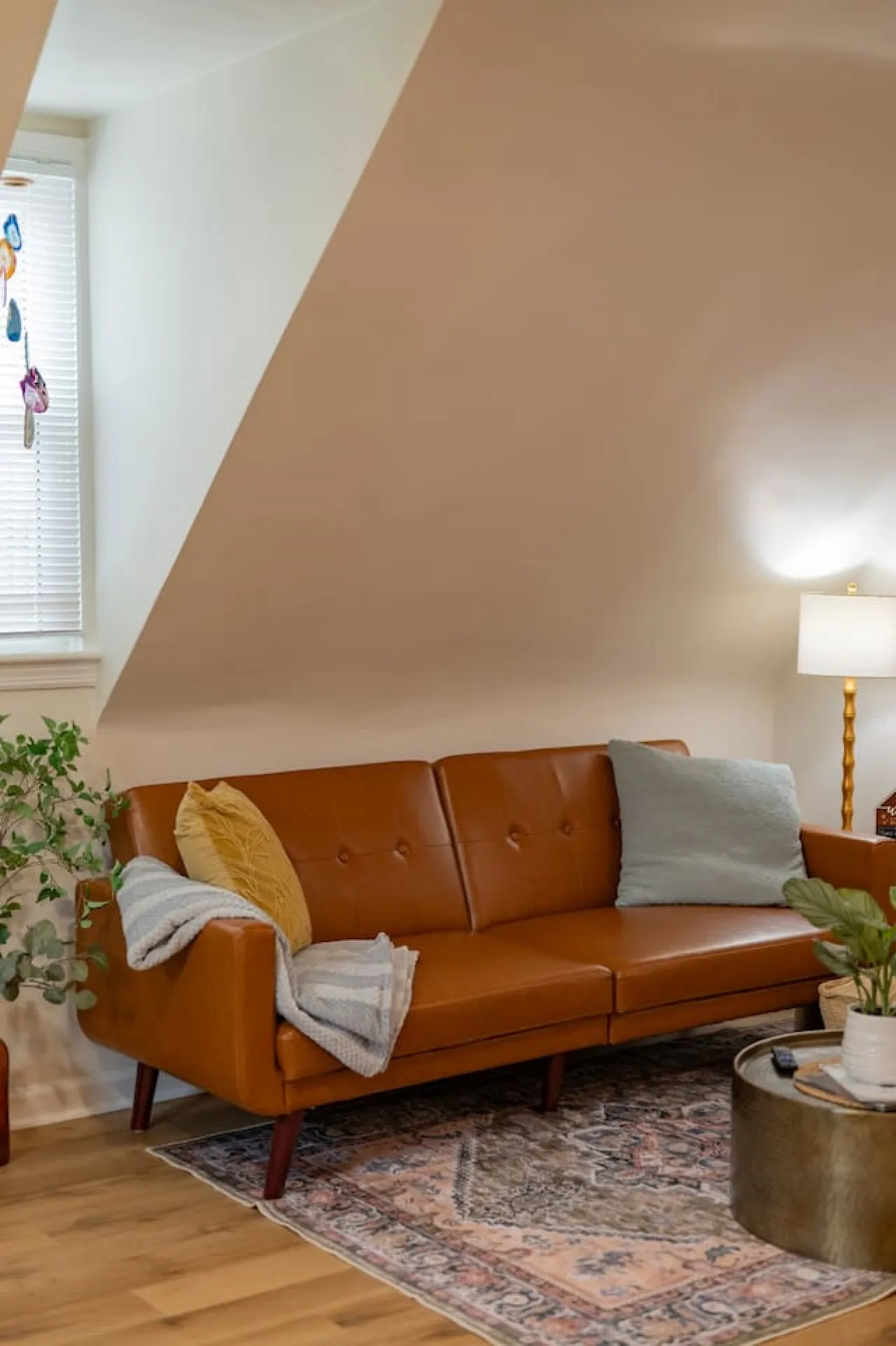 *Whole House* 4-BR Home 2 Kitchens + Free WiFi 2