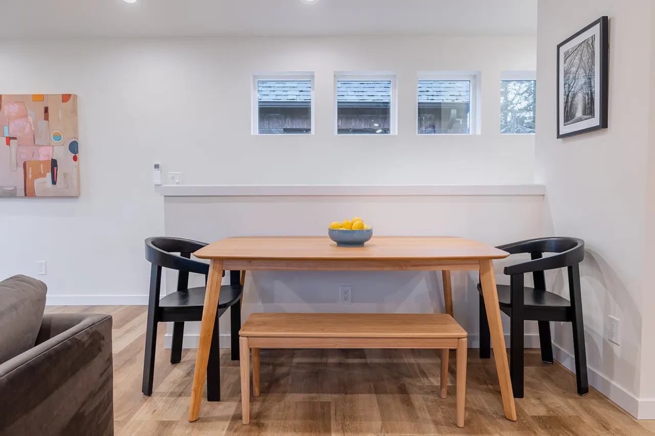 Maple Leaf Retreat 2BD 3B Garage Parking 11