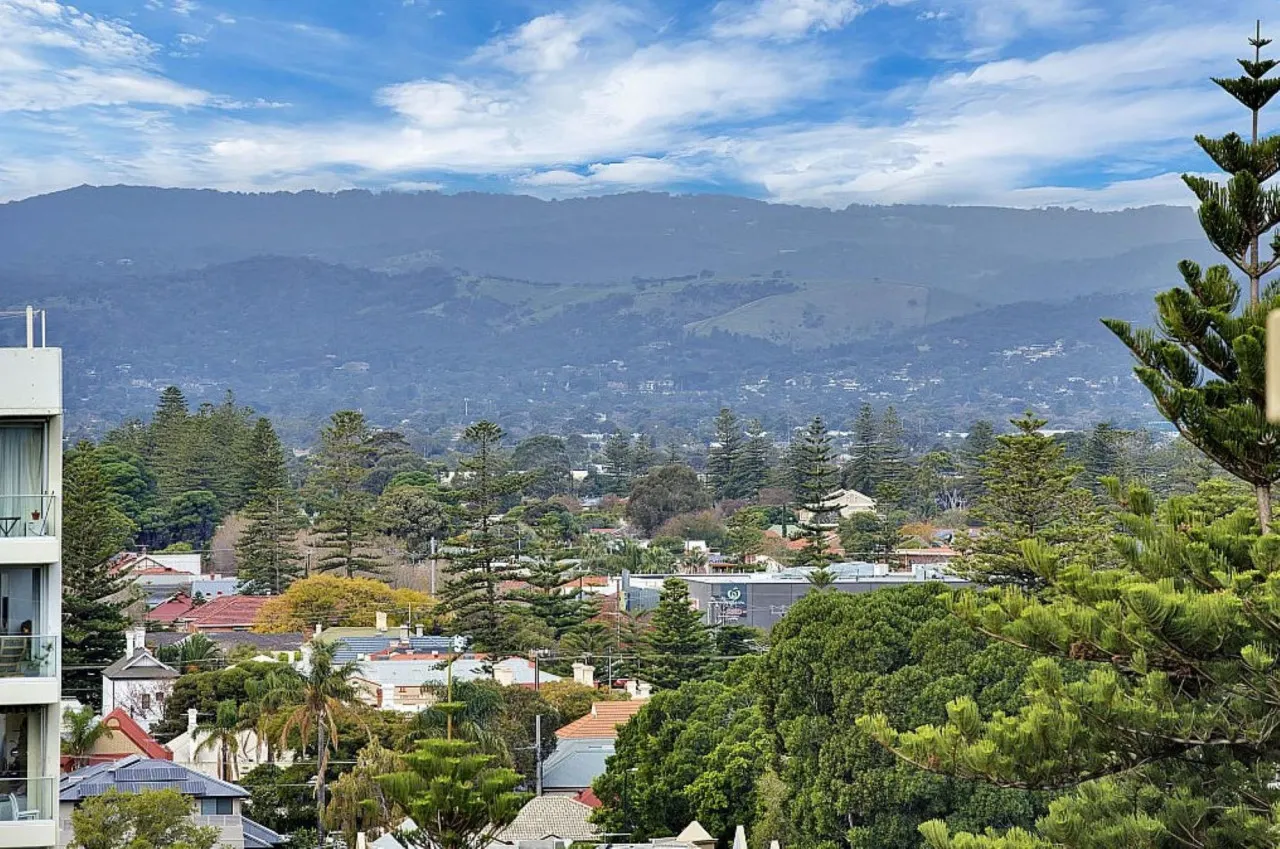 Apartment in Glenelg! 16