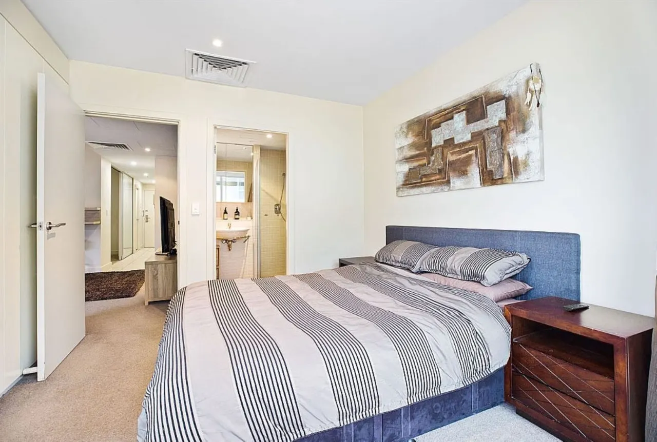 Apartment in Glenelg! 6