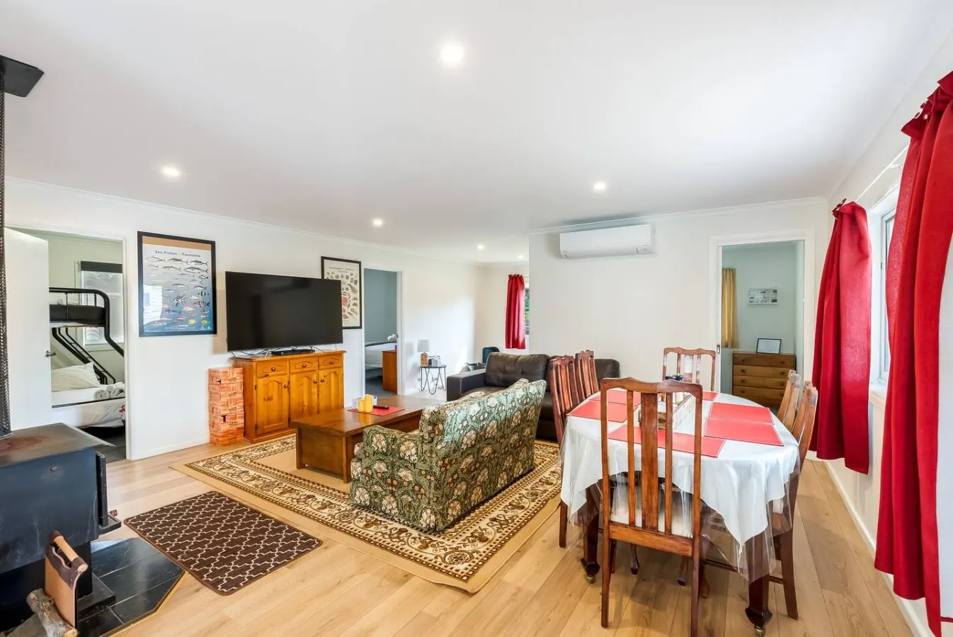 Spacious beach house 7