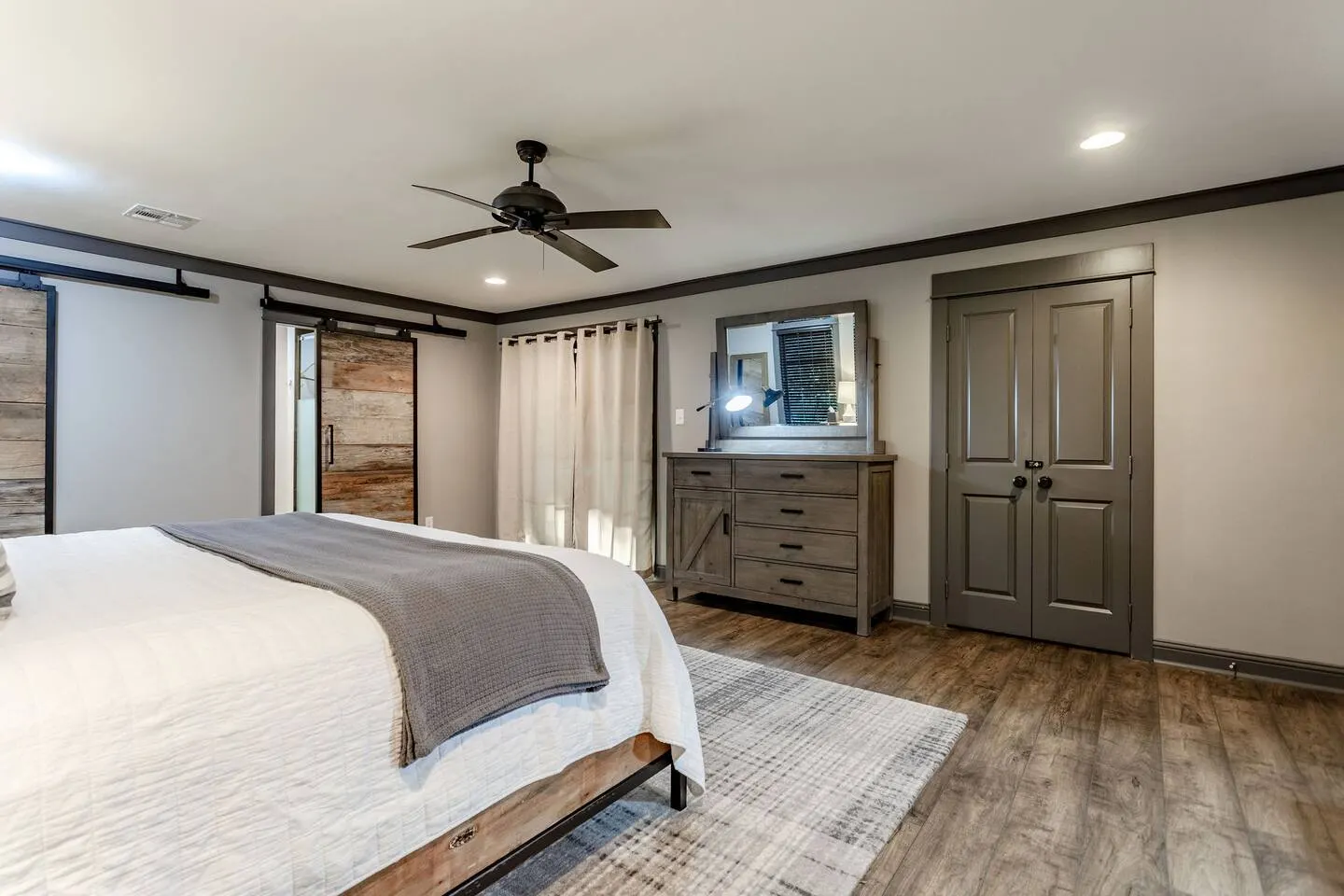Seen on Fixer Upper: Bachelor Pad w/Two Islands 18