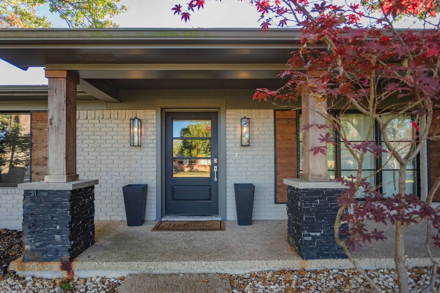 Seen on Fixer Upper: Bachelor Pad w/Two Islands 8