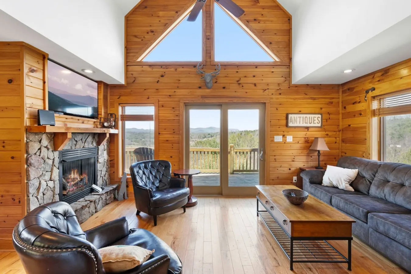 15 Min to Boone | Hot Tub, Shuffleboard, Mtn Views — photo 2
