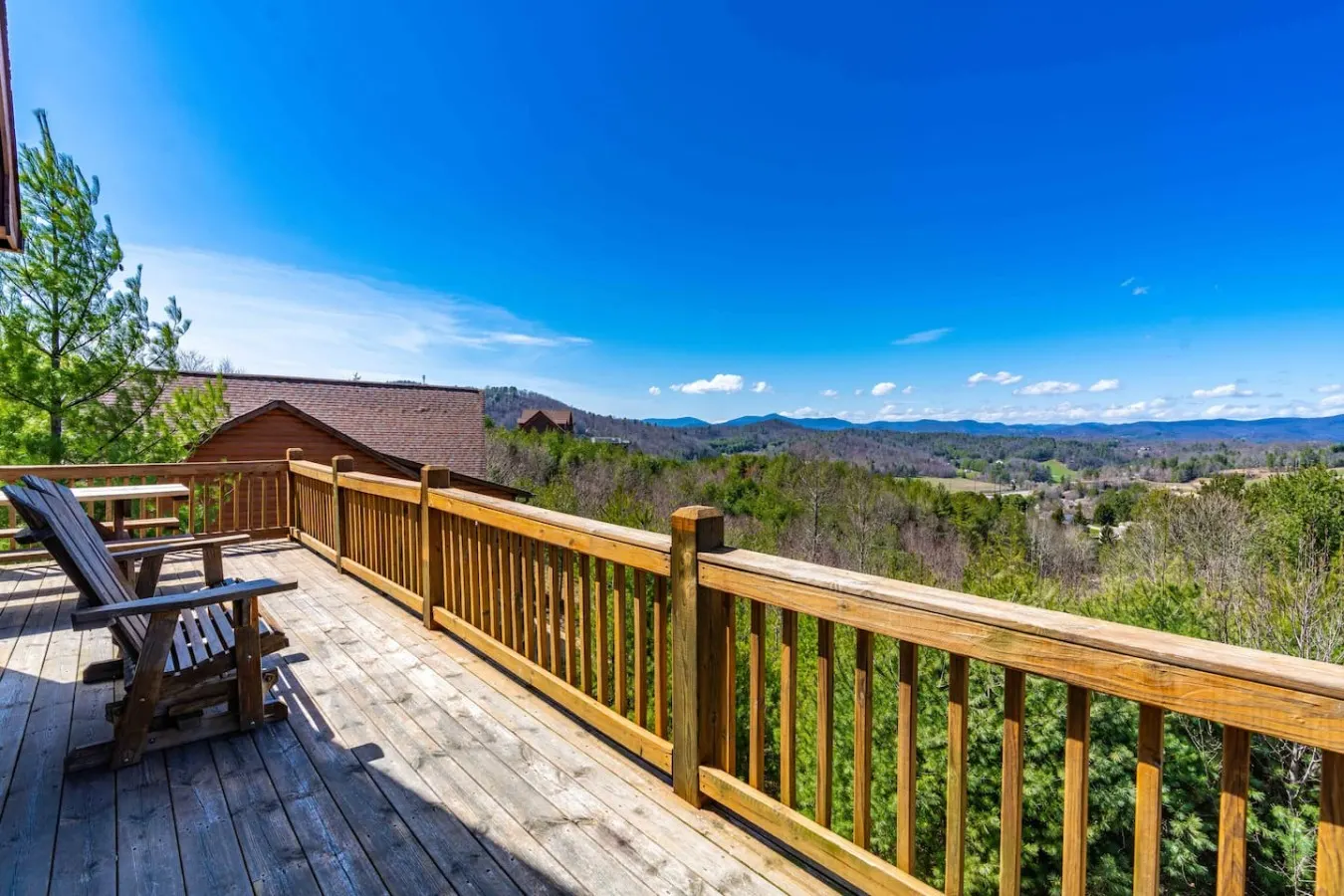 15 Min to Boone | Hot Tub, Shuffleboard, Mtn Views — photo 4