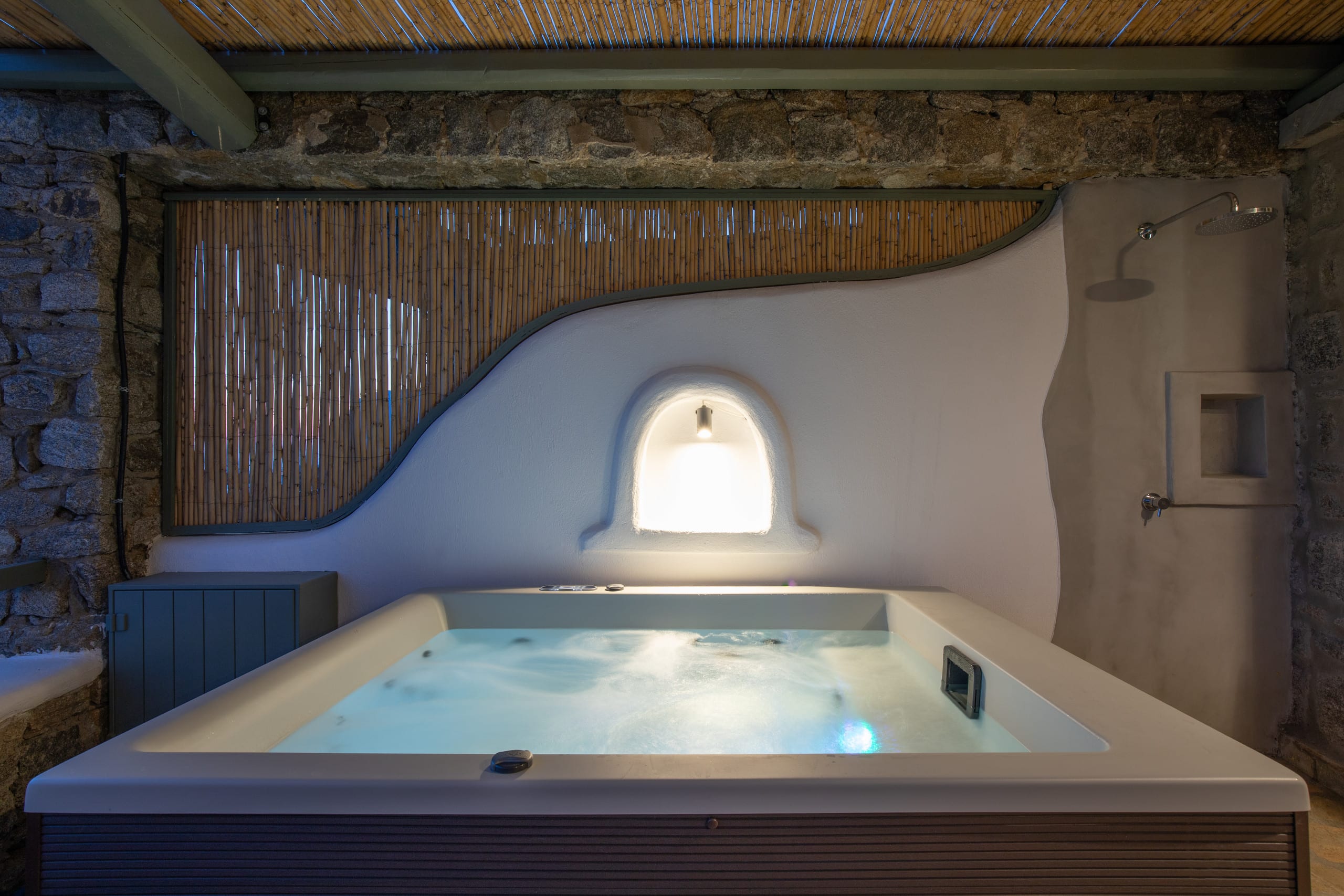 Contejean Villa | Private Jacuzzi & View 8