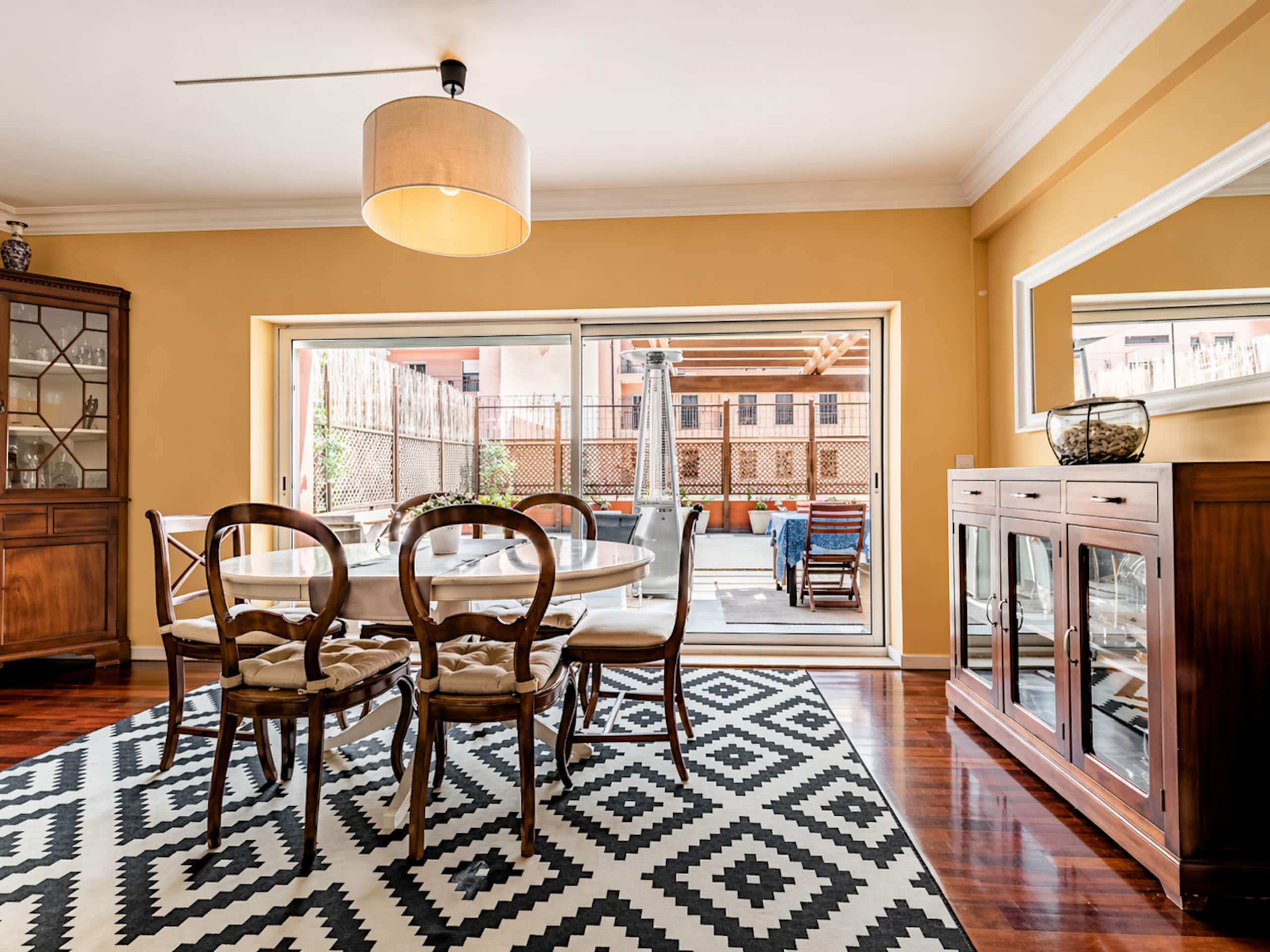 Charming and large family apartment with terrace 3