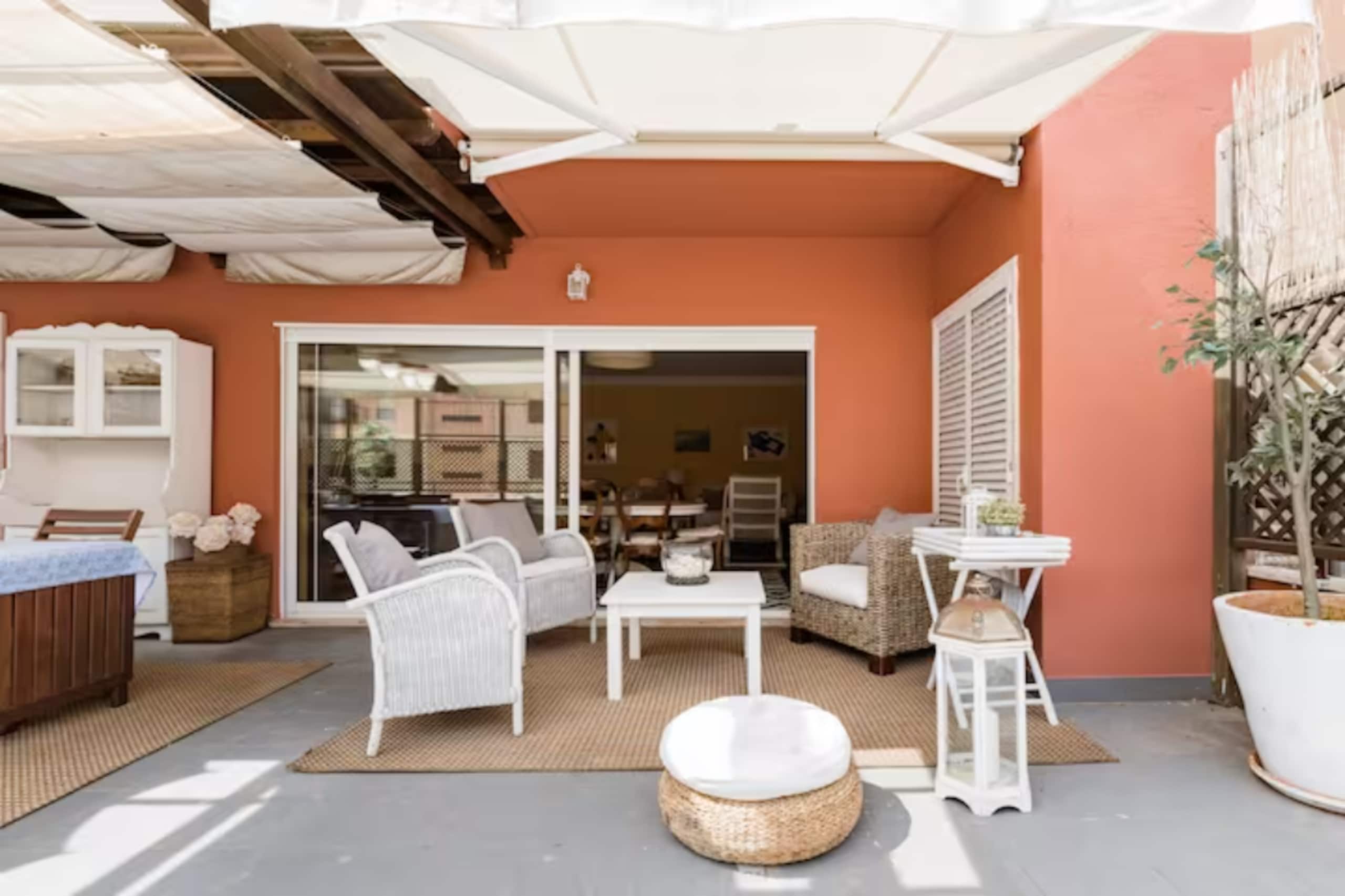 Charming and large family apartment with terrace 8