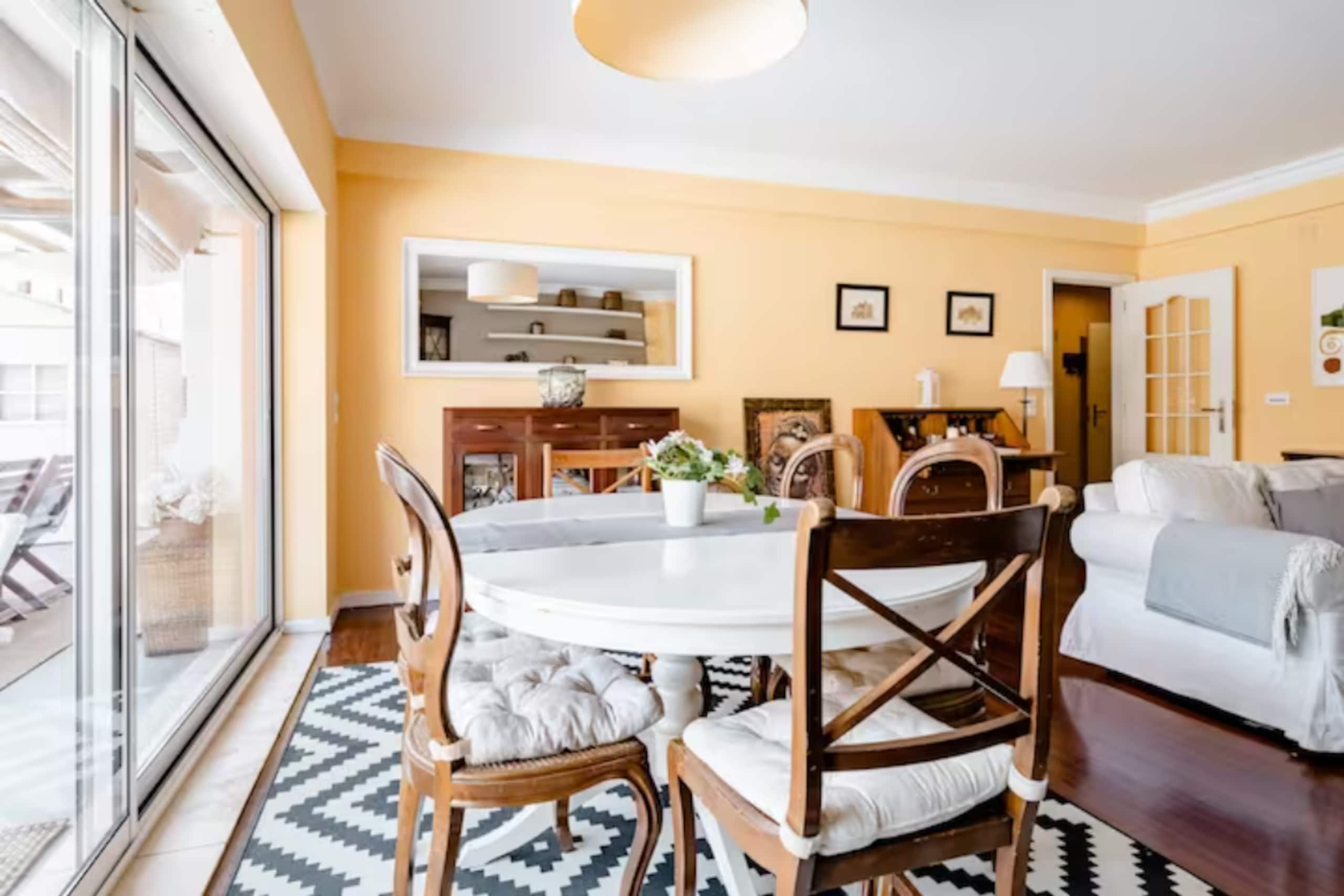 Charming and large family apartment with terrace 16
