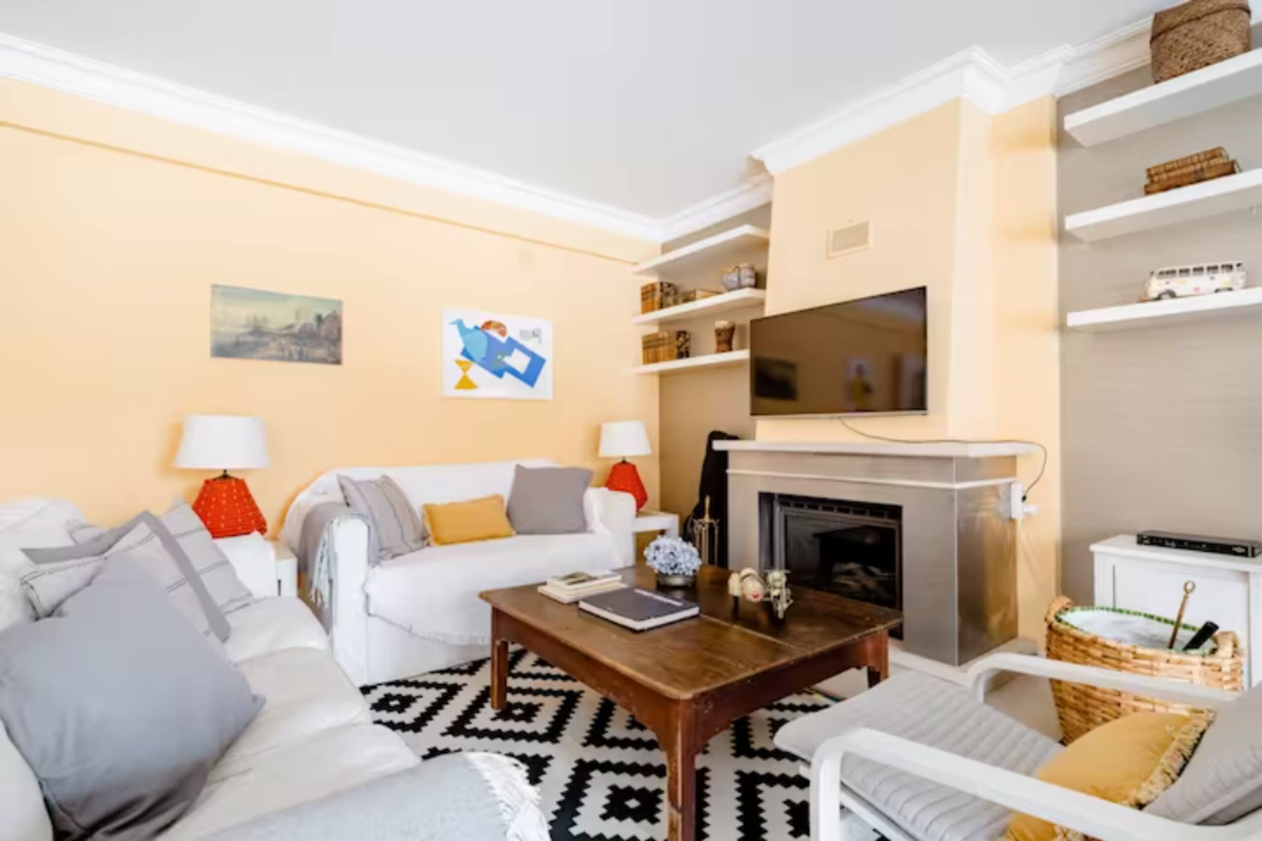 Charming and large family apartment with terrace 9