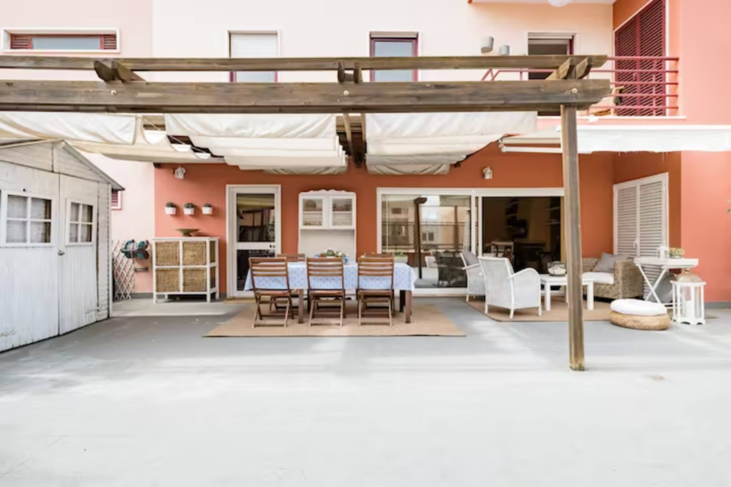 Charming and large family apartment with terrace 30