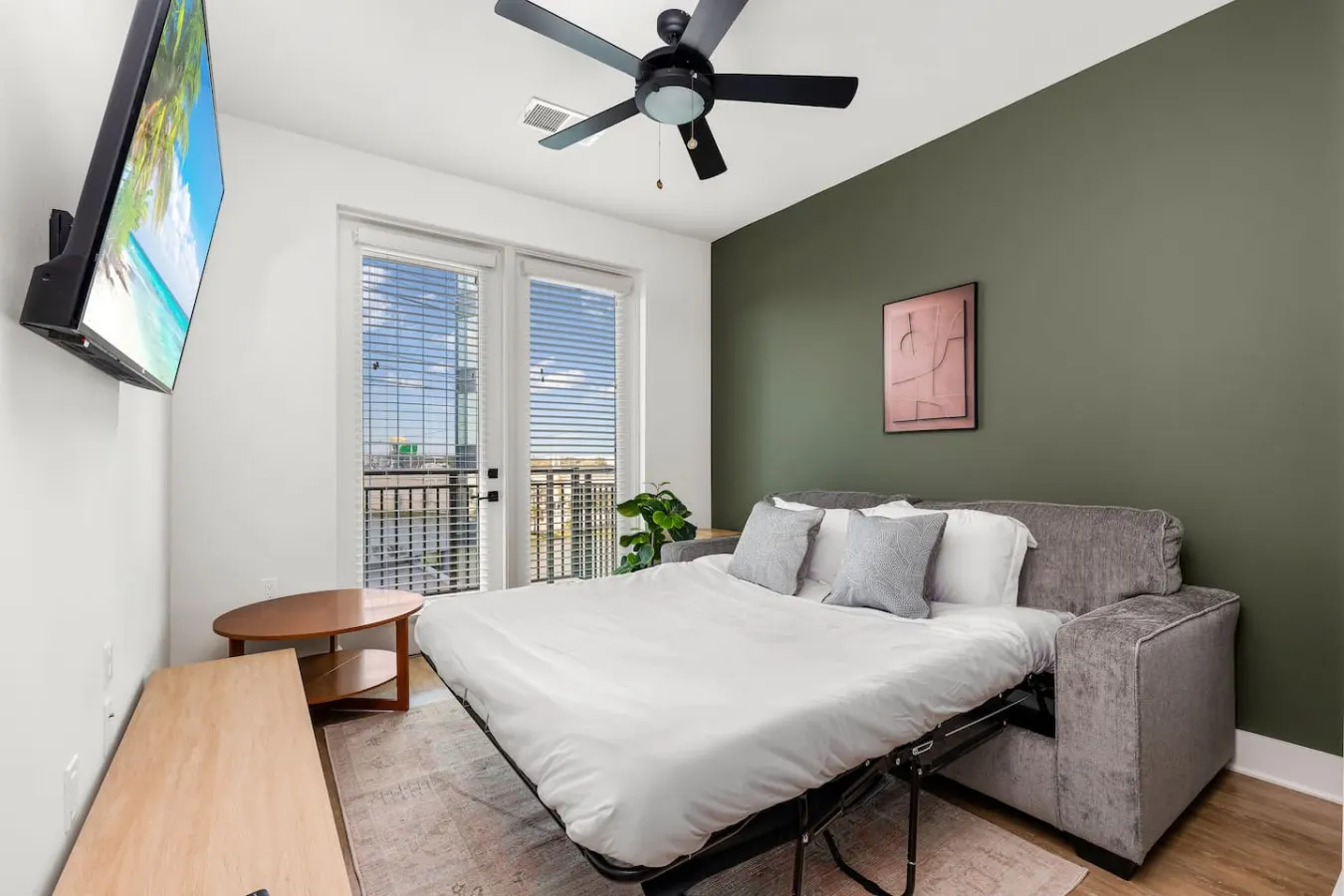 Spectacular 1-Bedroom Walk to Raymond James! 12
