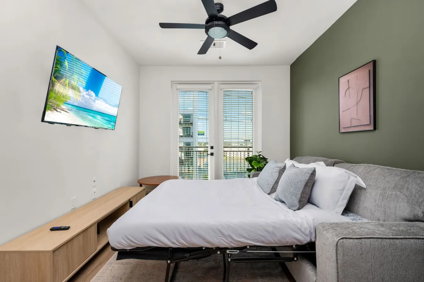 Spectacular 1-Bedroom Walk to Raymond James! 17