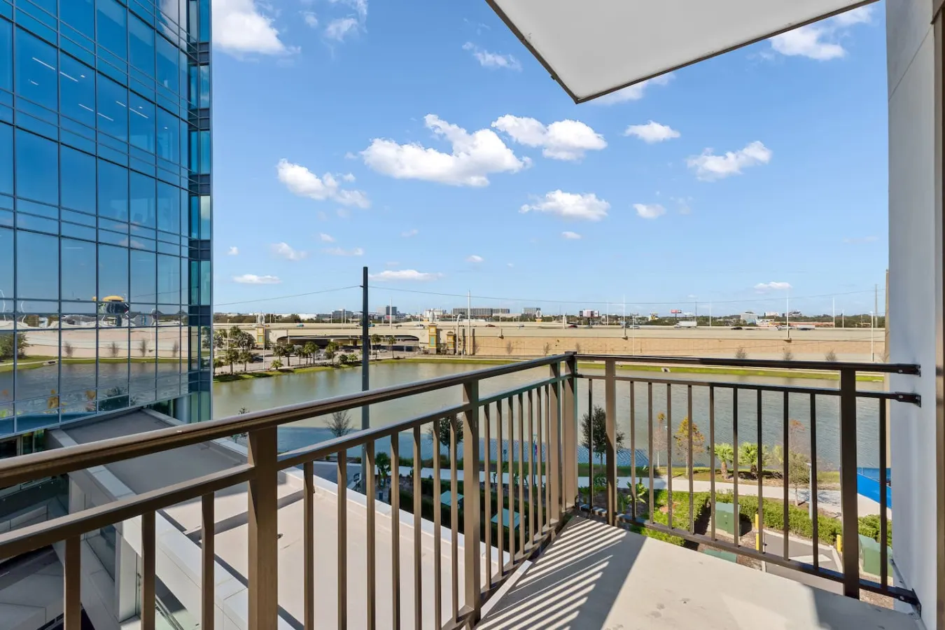 Spectacular 1-Bedroom Walk to Raymond James! 20