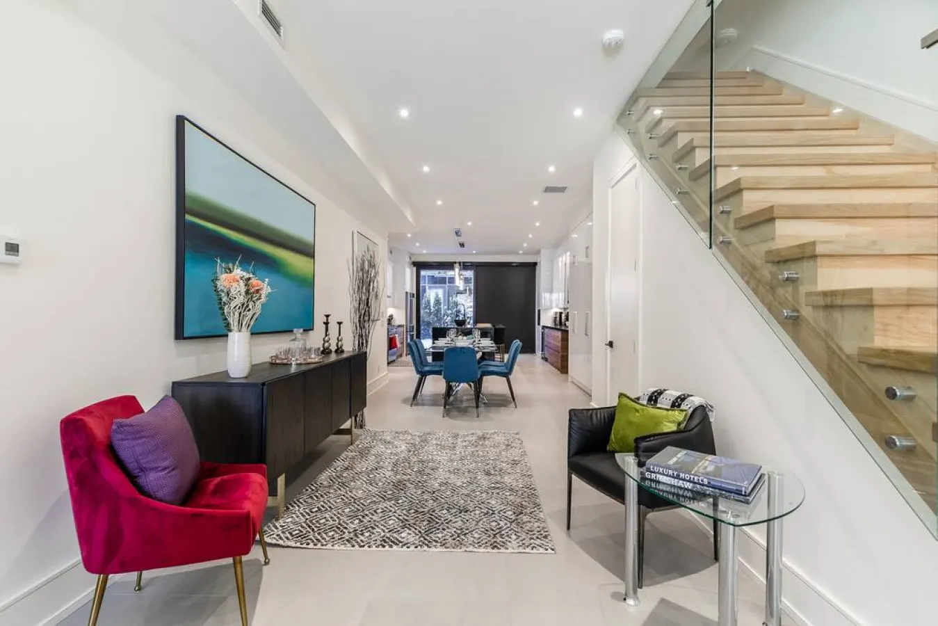 Bright Modern 3BR Executive Comfort Design 15