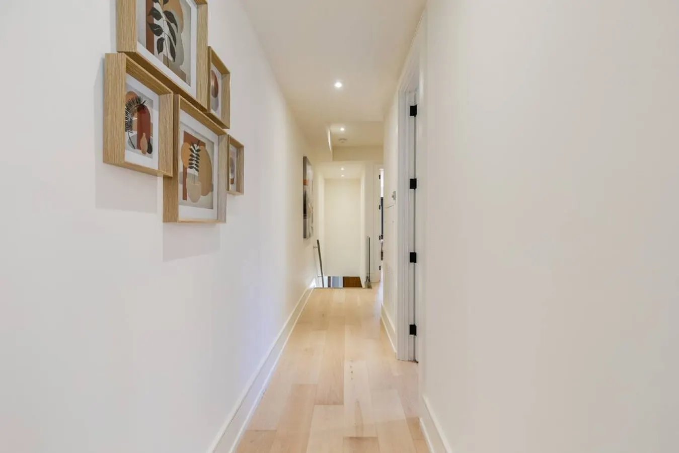Bright Modern 3BR Executive Comfort Design 20