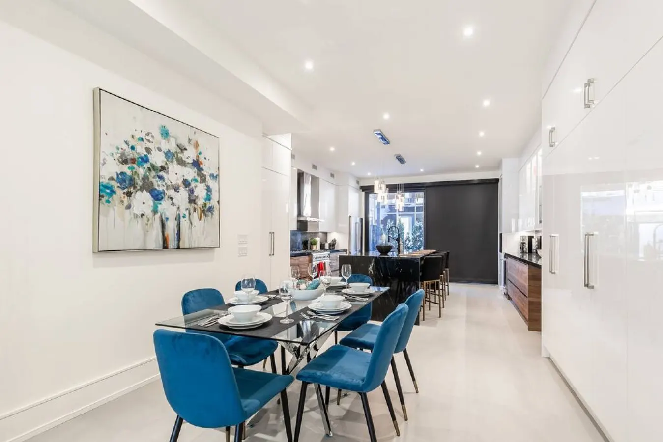 Bright Modern 3BR Executive Comfort Design 3