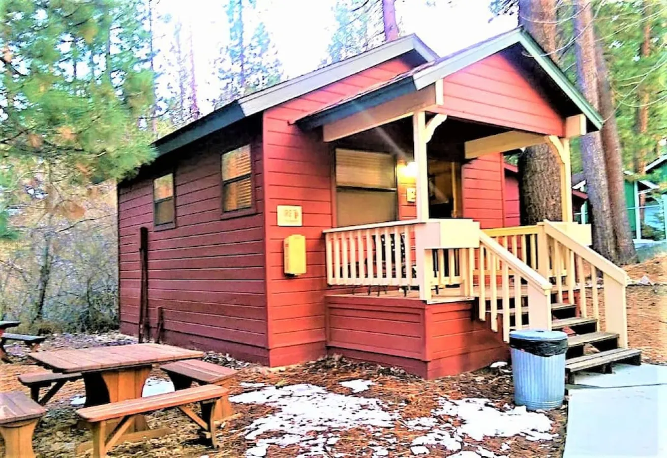 Quaint, Charming Cabin Near all Ski Resorts - Cabin #12 1