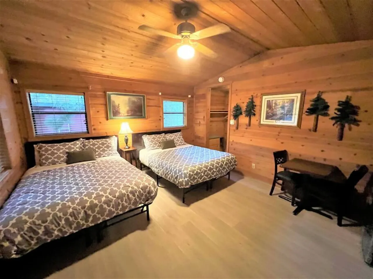 Quaint, Charming Cabin Near all Ski Resorts - Cabin #12 2
