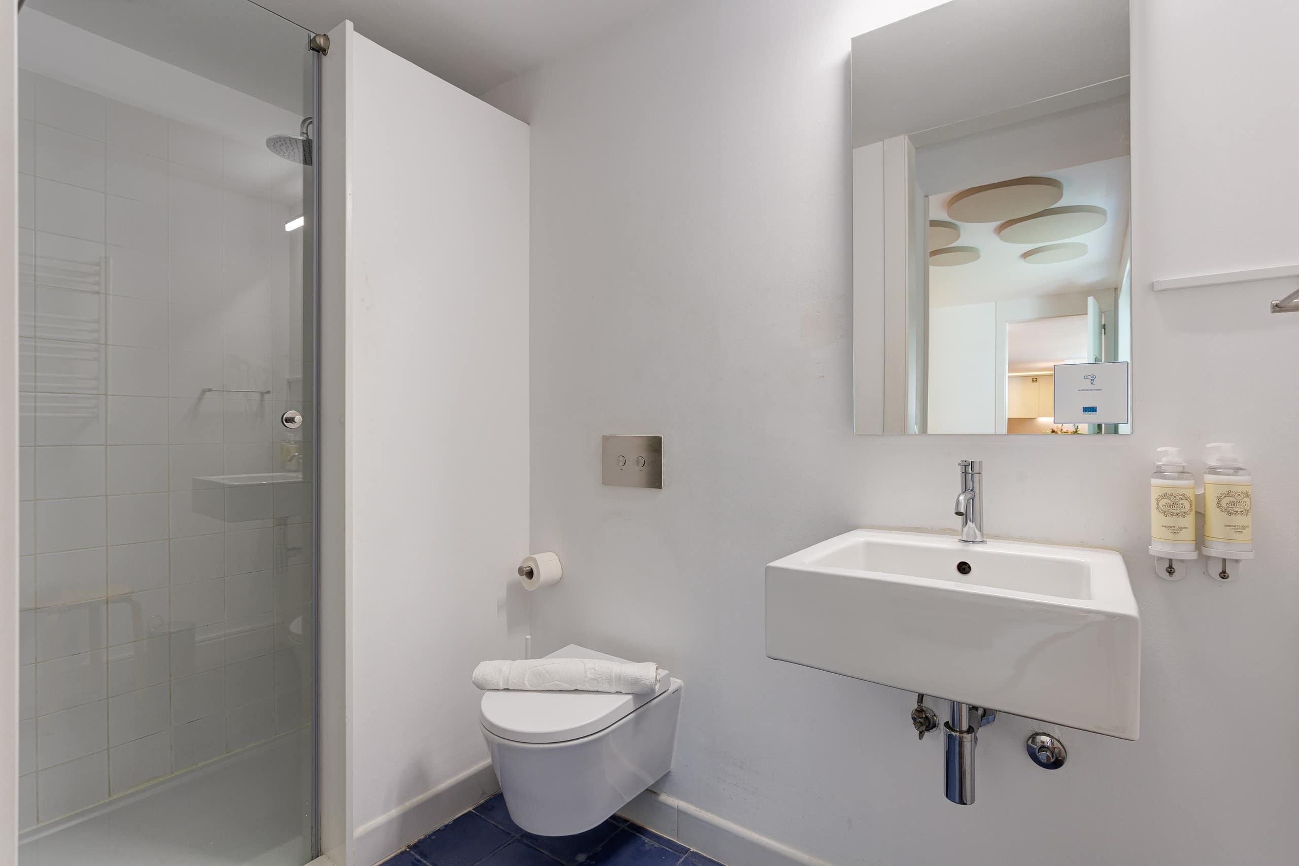 Piso Azul @ Cosy 3BR with AC in Central Lisbon II 36