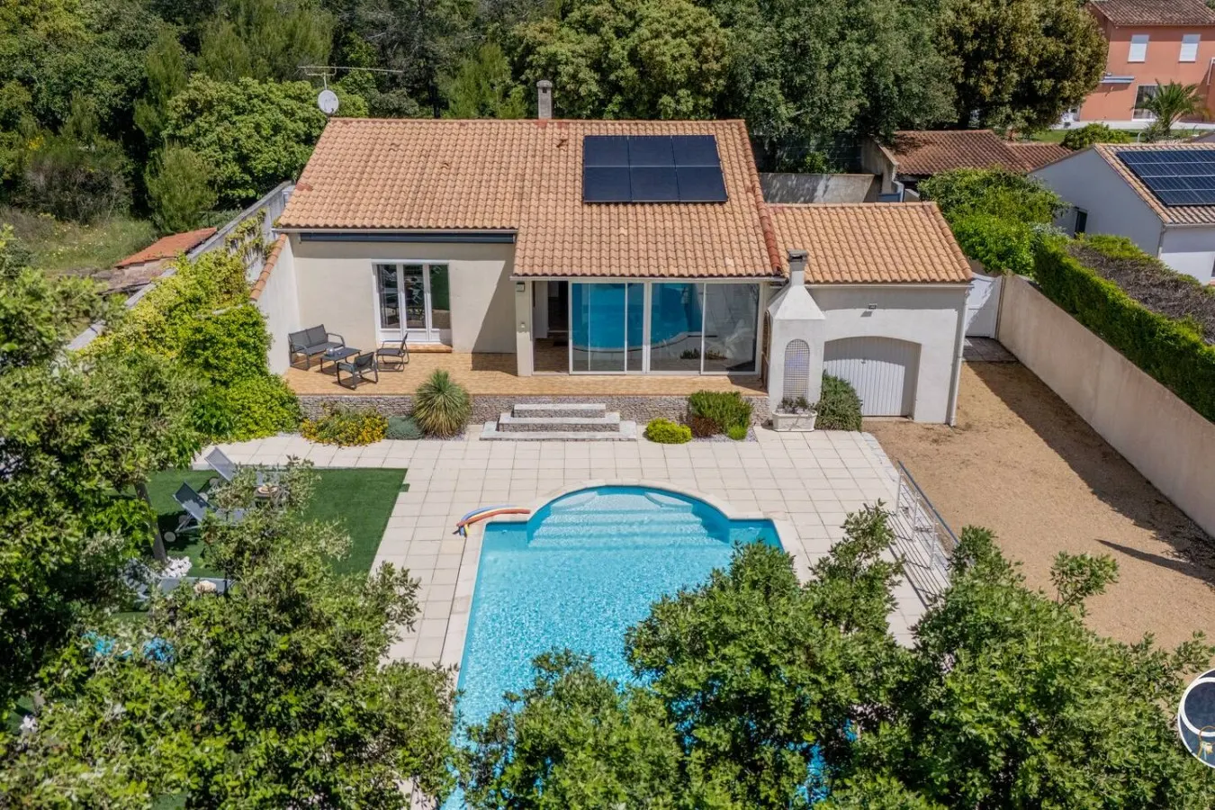 Villa Poulx : Climatisation, Piscine et Barbecue