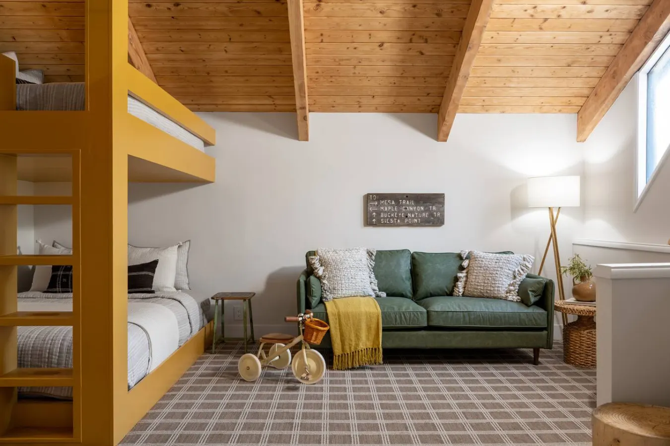 Hazel's Cozy Cabin - Snow Valley HGTV Cabin | Hot Tub | Sleeps 6 — photo 4