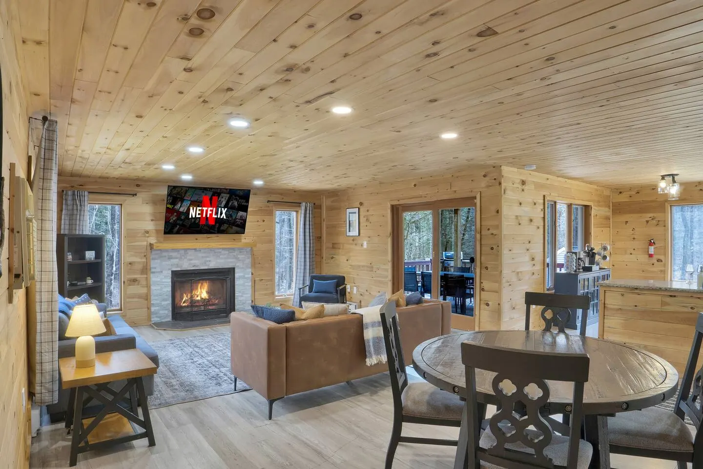 NEW! HomeTheater-HotTub-GameRoom-FirePit-BBQGrill 17