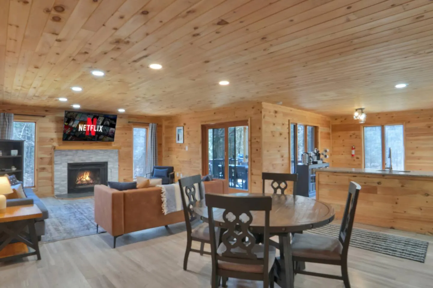 NEW! HomeTheater-HotTub-GameRoom-FirePit-BBQGrill 18