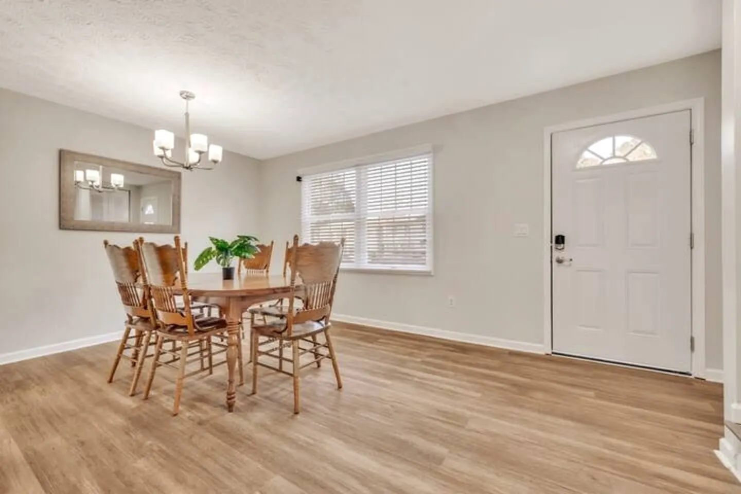 Sandy Springs Townhome Near River & Dining 12