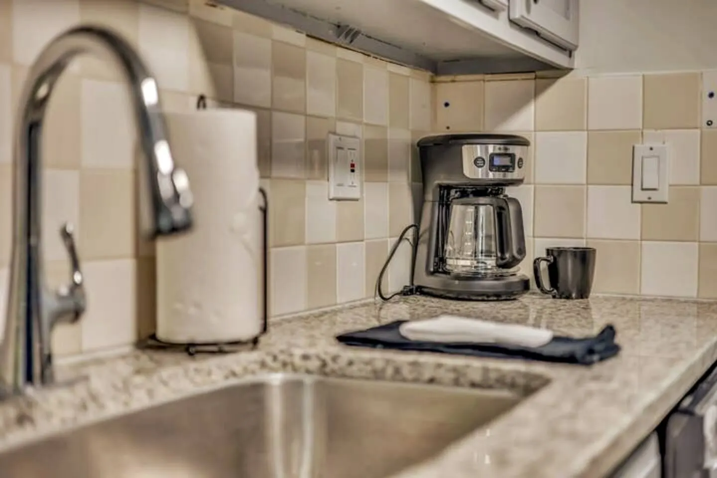 Sandy Springs Townhome Near River & Dining — photo 3