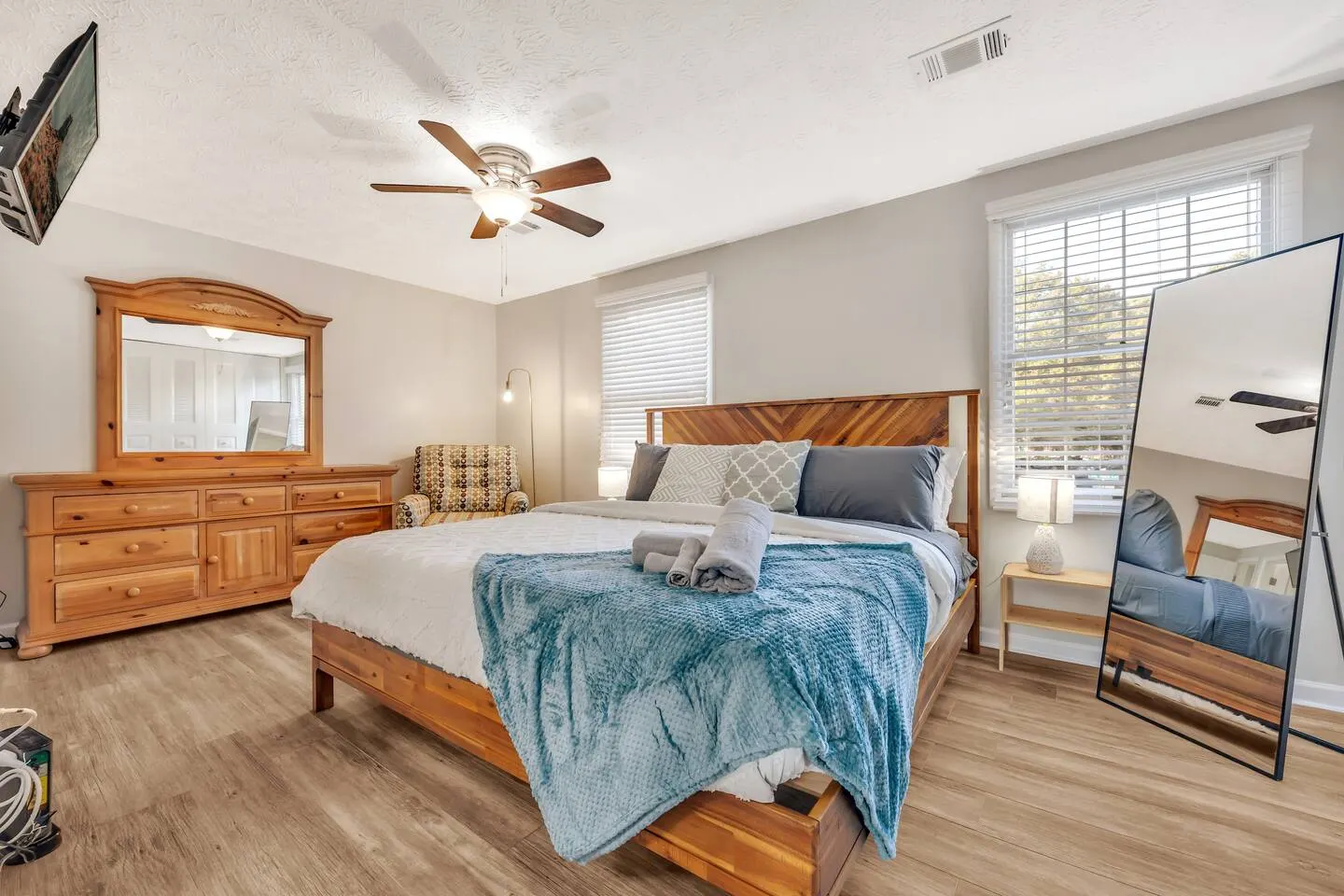 Sandy Springs Townhome Near River & Dining 6