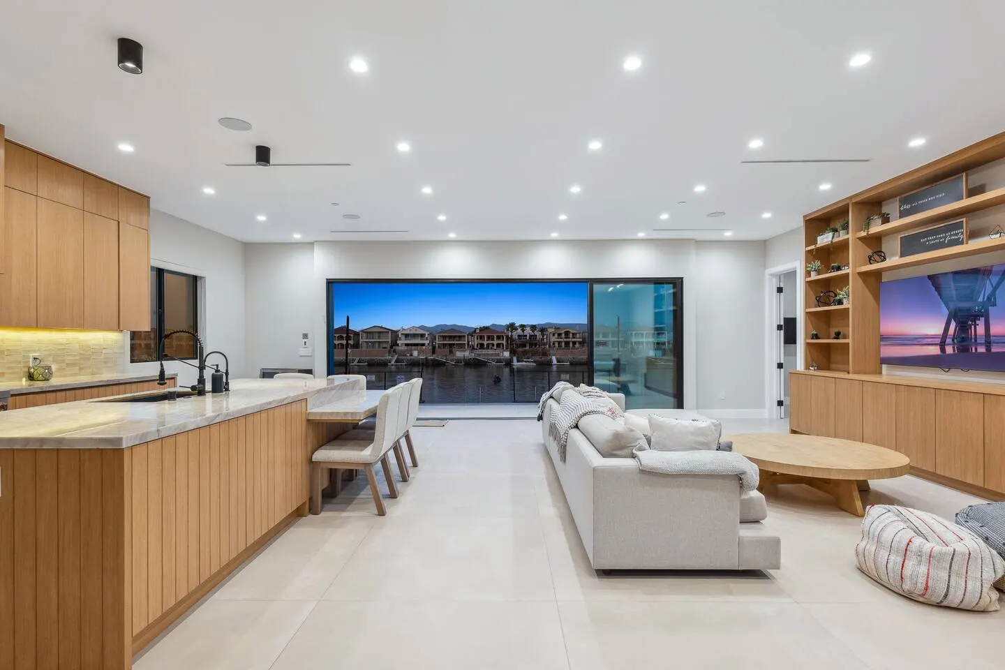 Luxury Riverfront | Beach | 6bd | Pool | Sleeps 16 — photo 5