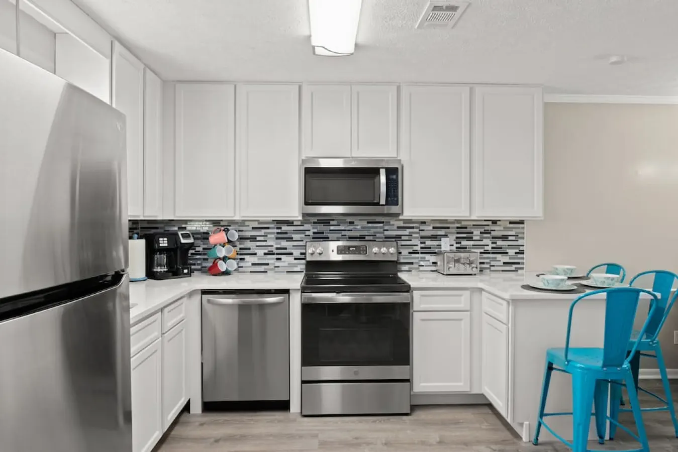 Absolute Beach ~ Walk to Sand, Private Yard & Pup-Friendly Stay 6