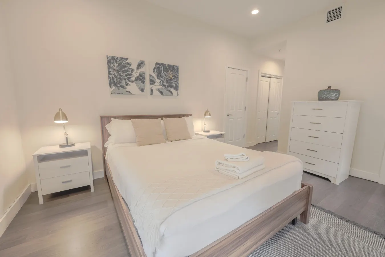 Luxury at a Discount!! 2br/2ba 200mbps Internet 10