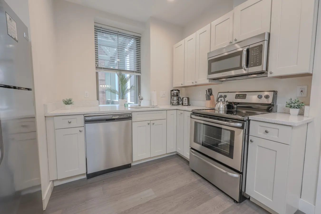 Luxury at a Discount!! 2br/2ba 200mbps Internet 6